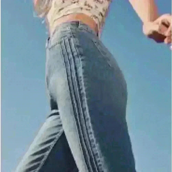 BDG Urban Outfitters Pintuck Mom Jeans - Picture 3 of 11